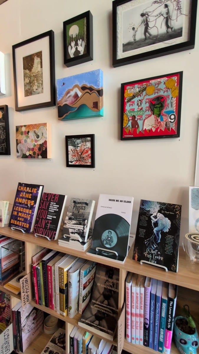 Cafe Suspiro - coffee, records, and books!, photo 3