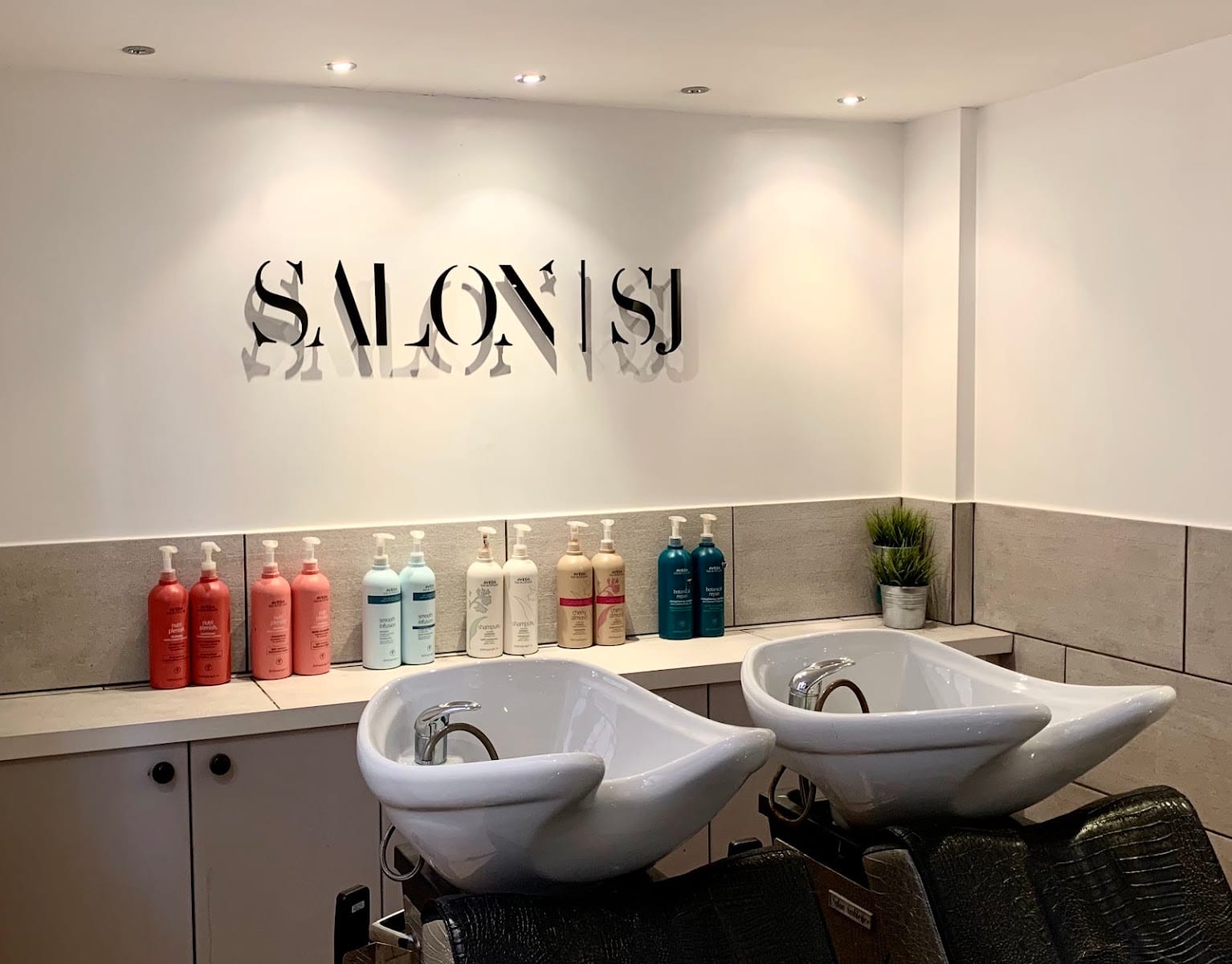 Salon SJ Limited, photo 3