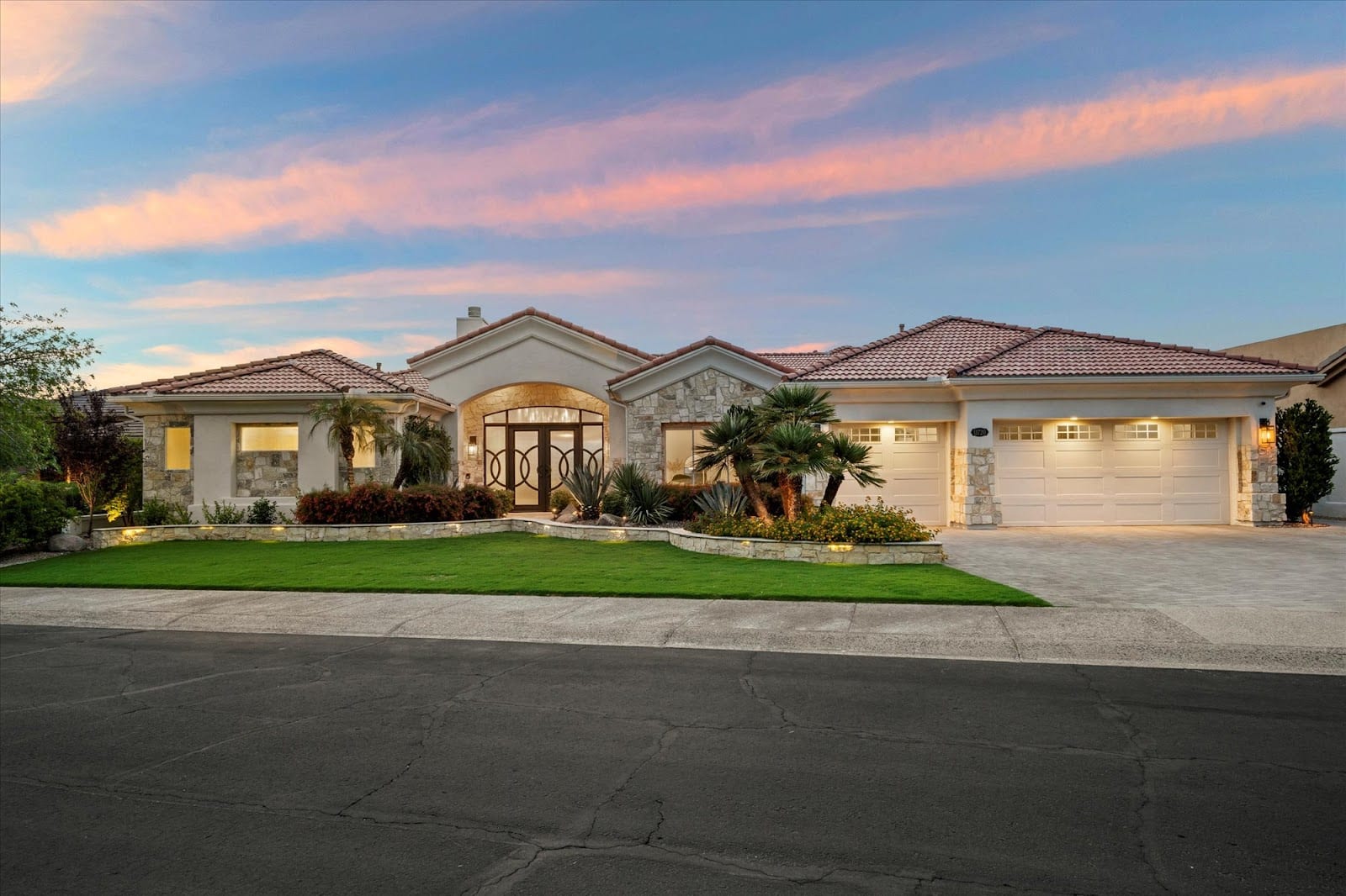 Theresa Krakauer, Russ Lyon Sotheby's International Realty, Realtor, photo 2
