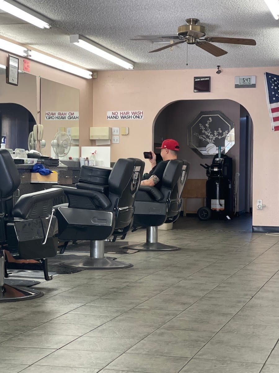 Beach & 13th Barber