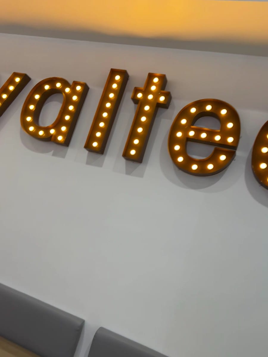 Royaltea (Hillcrest Mall Entrance 1), photo 3
