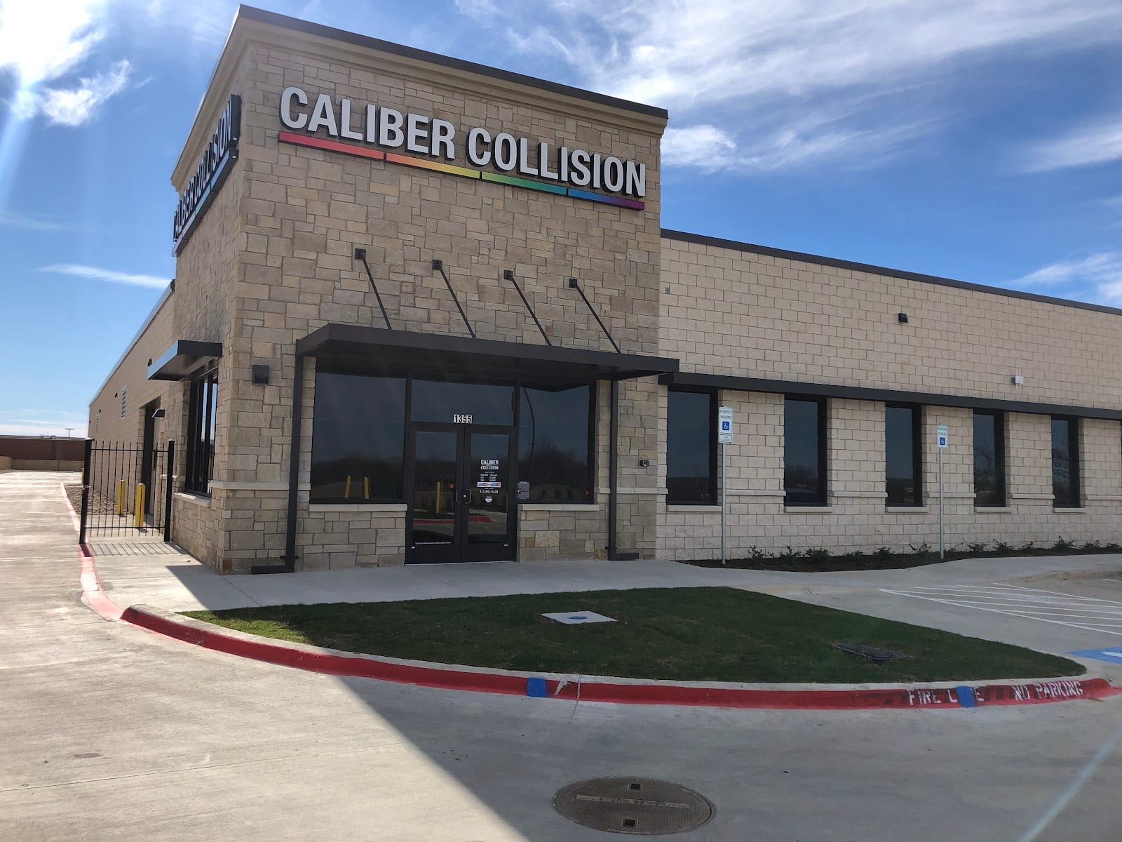 Caliber Collision, photo 3