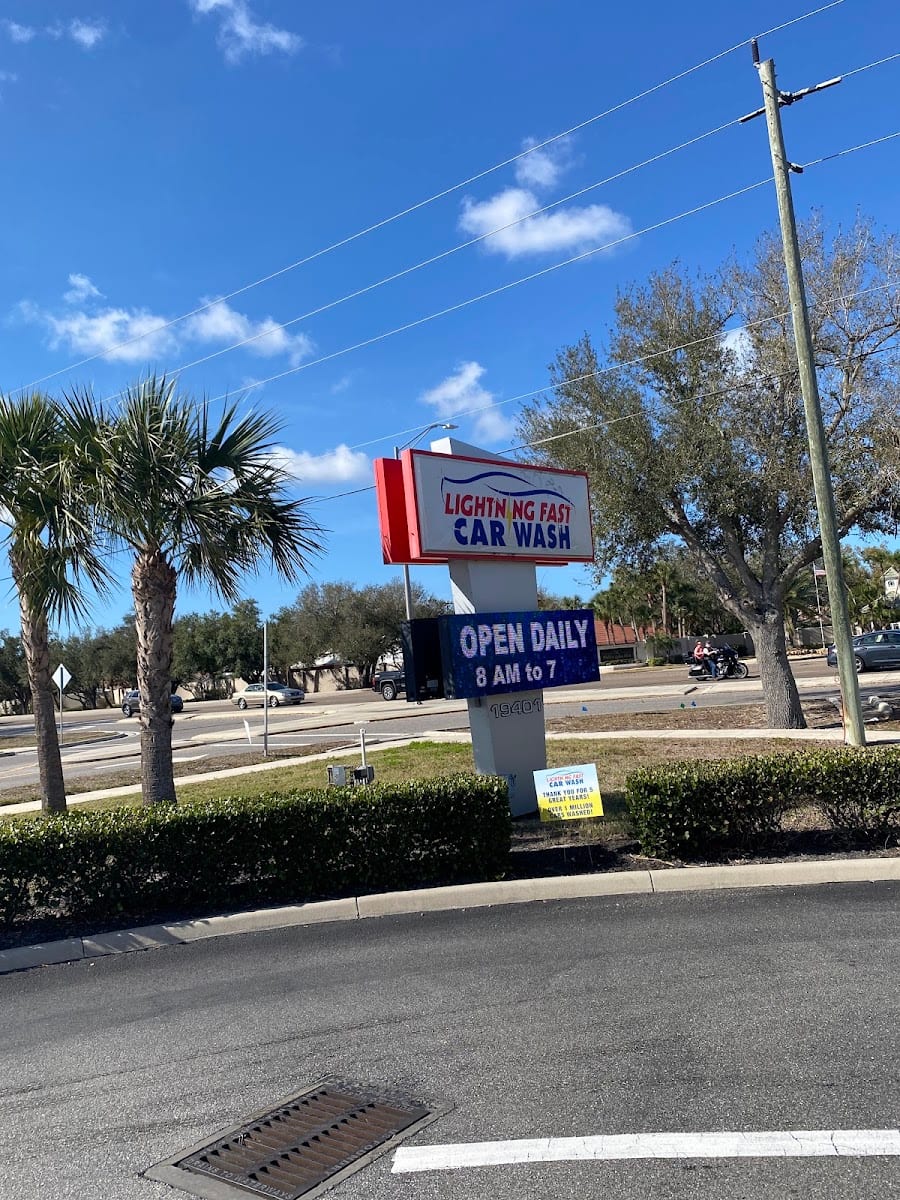 Lightning Fast Car Wash, photo 2