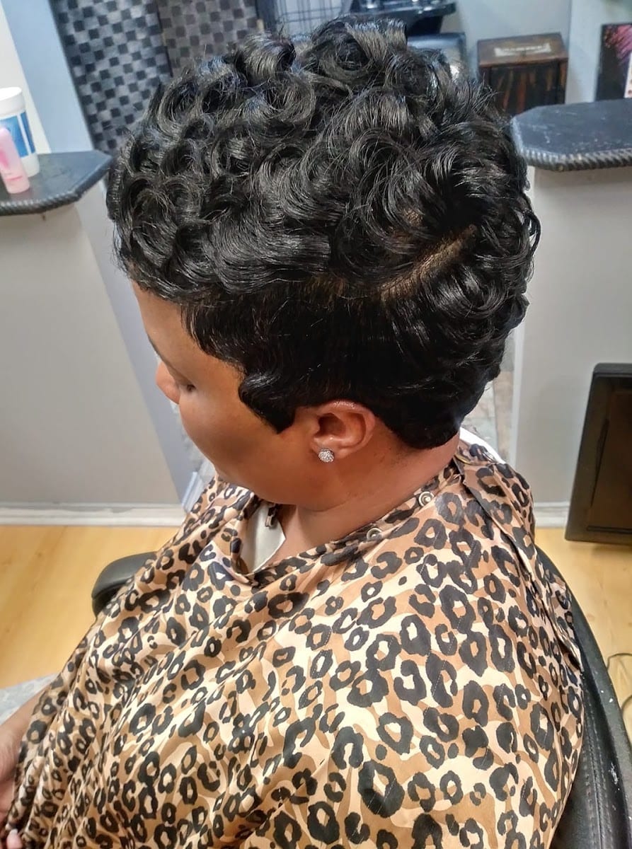 The Salon, photo 2