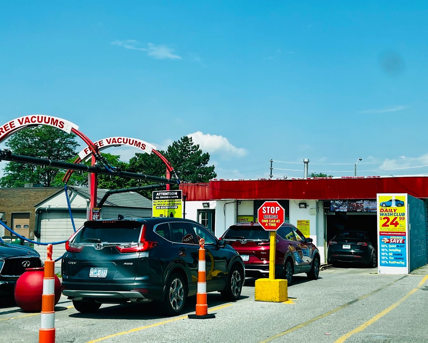 Popular Car Wash & Detailing - Free Vacuums, photo 4