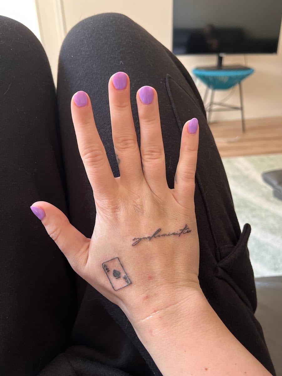 Queen's Nails, photo 2