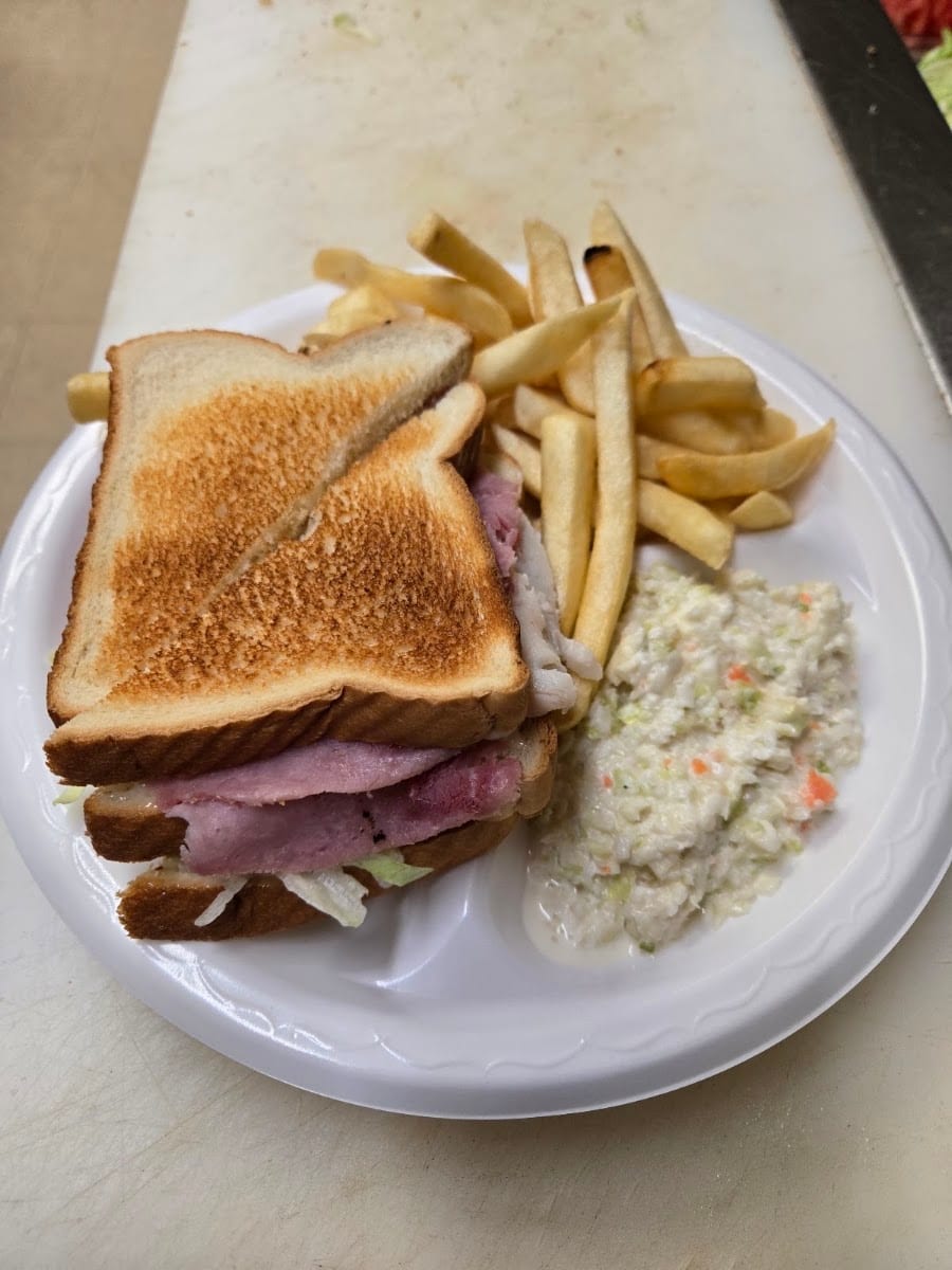 Zeke's Grill and Sub, photo 2