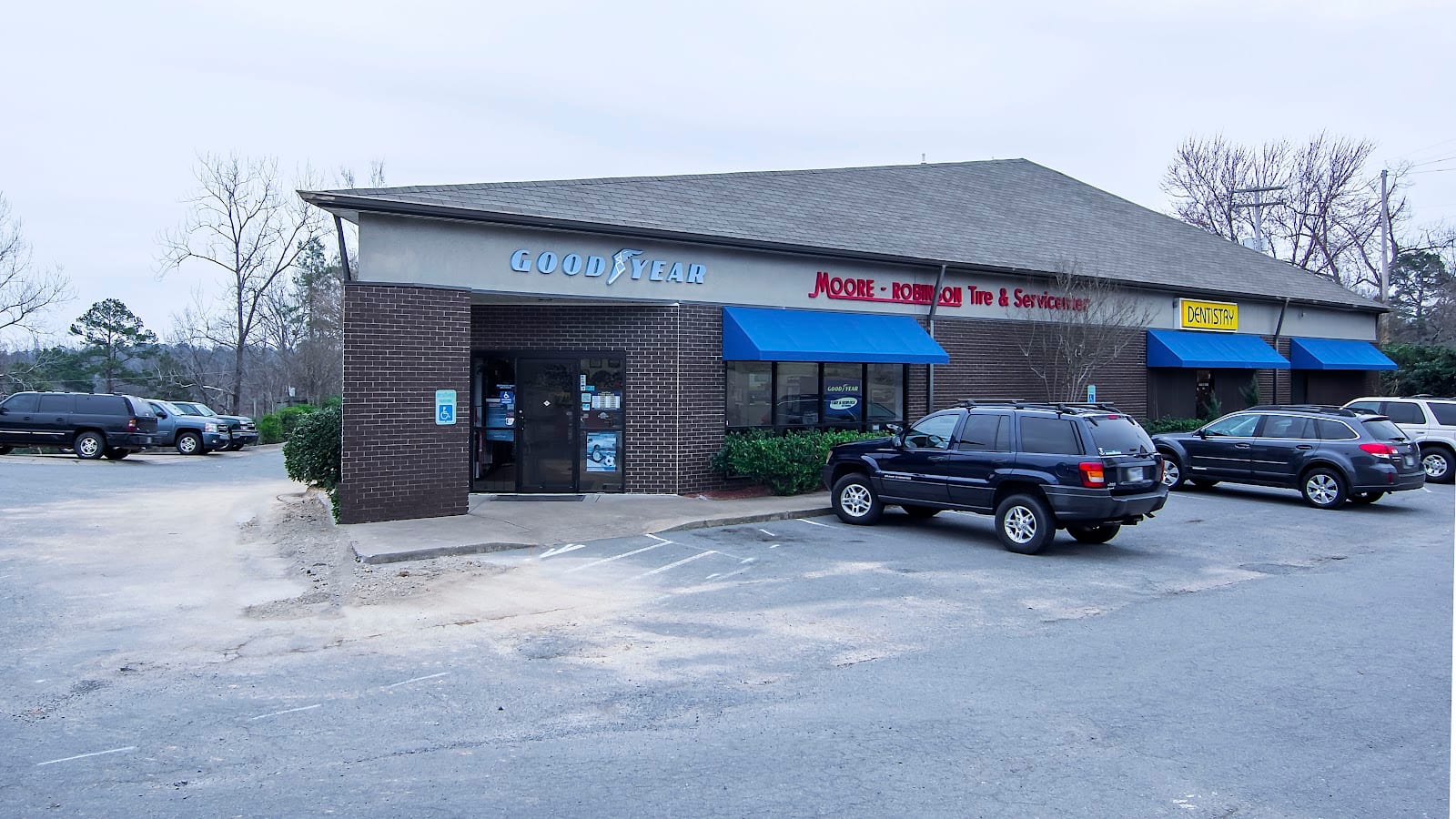 Moore & Robinson, Inc. Tire and Service Center, photo 2