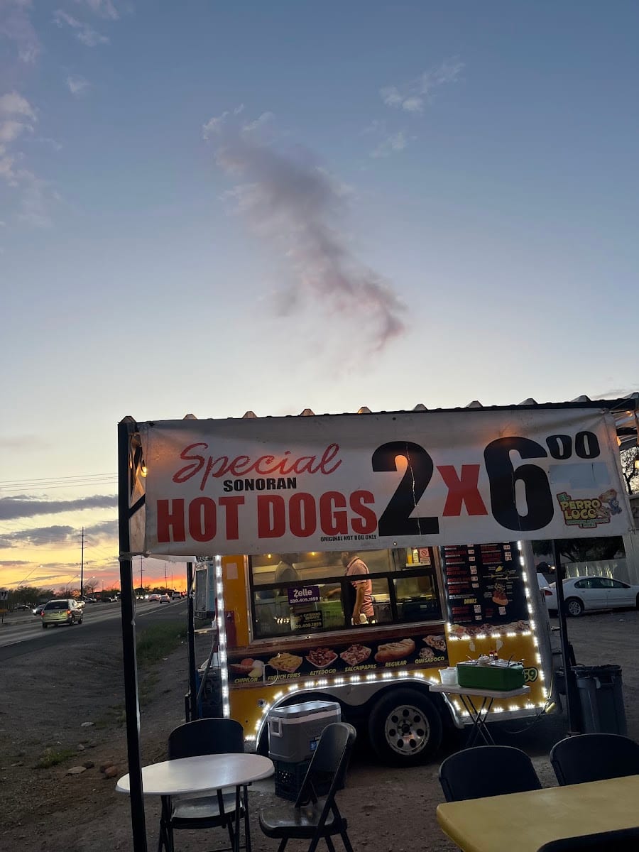 Perro Loco Hot Dogs, photo 2