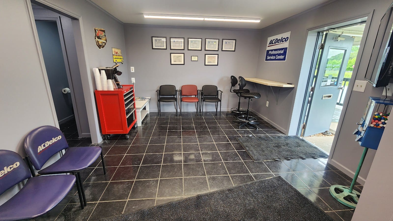 153 Automotive (formerly Tedeschi Auto Repair), photo 4