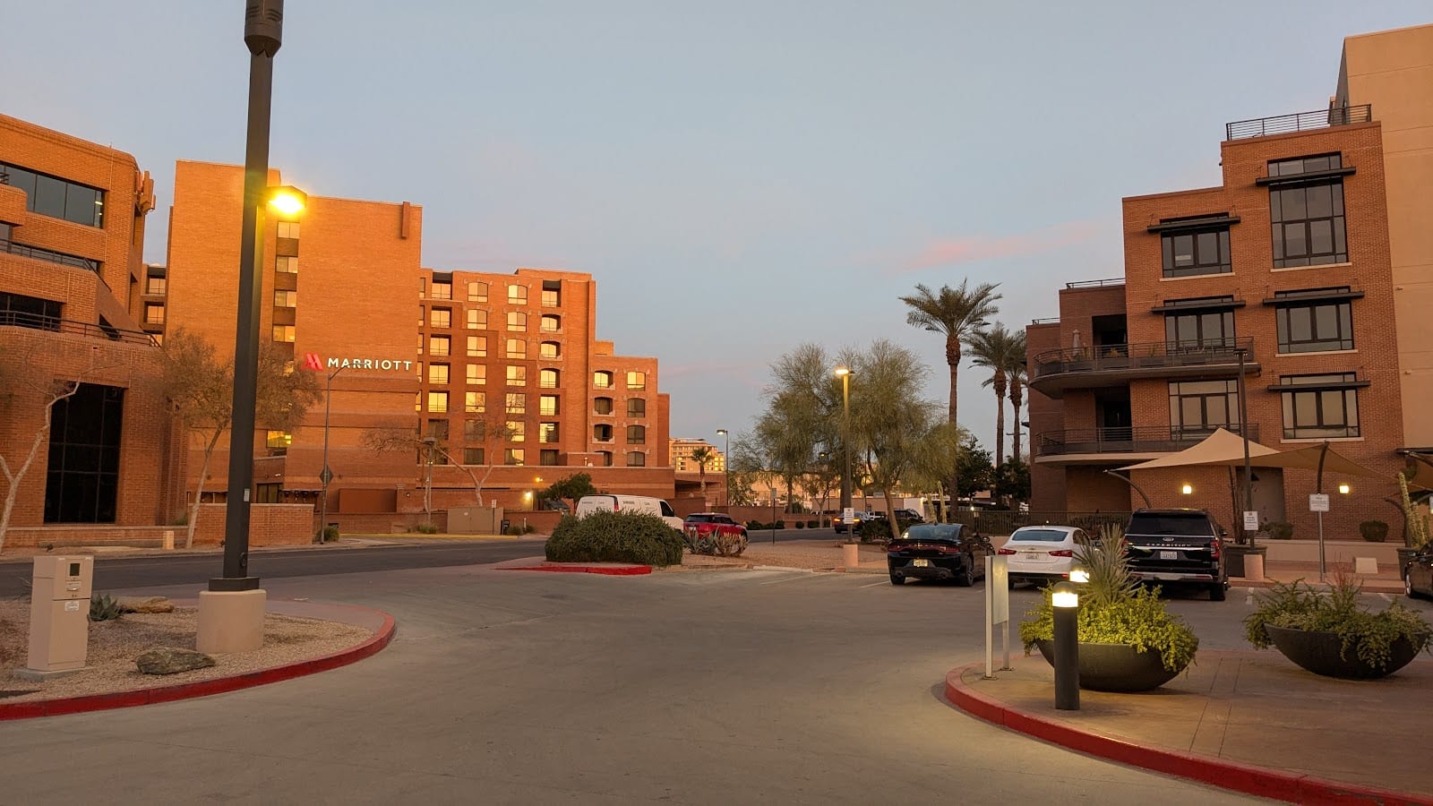 Scottsdale Financial Center, photo 2