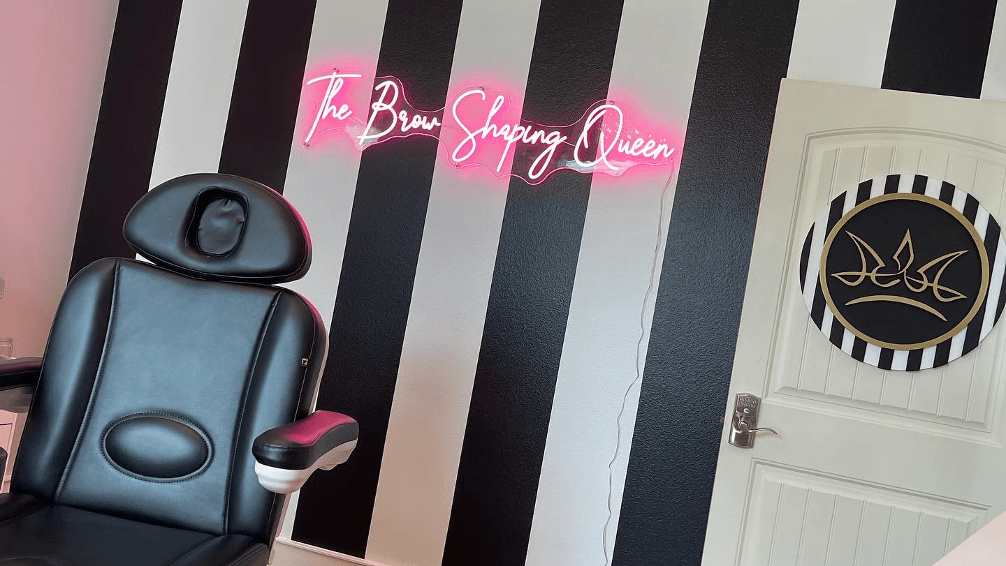 The Brow Shaping Queen, photo 2