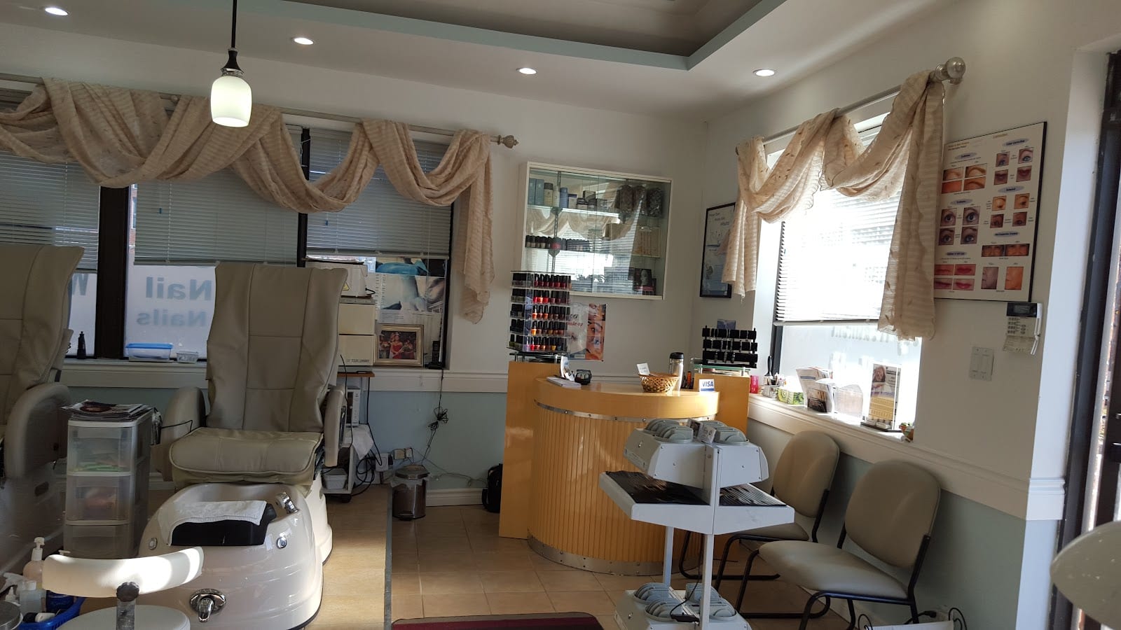 B D nails & beauty