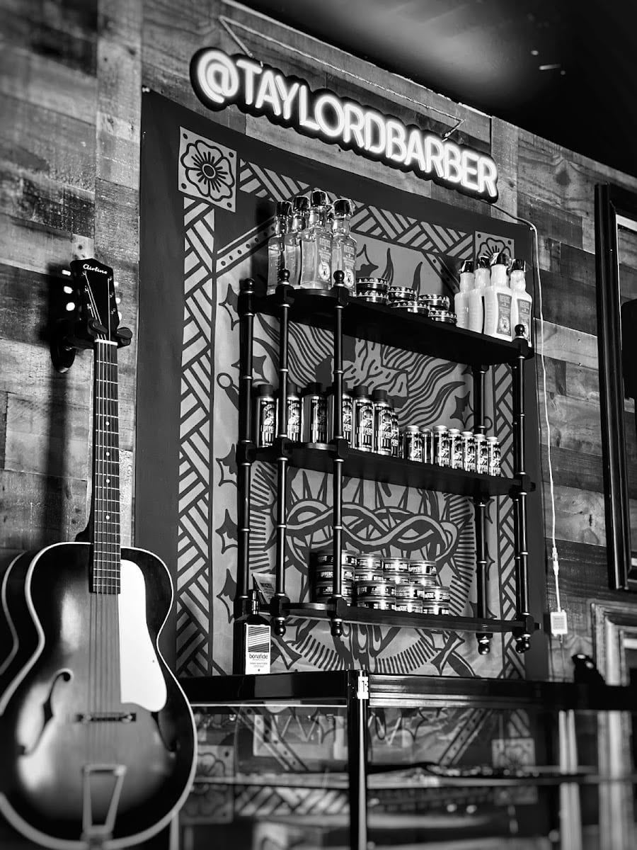 Taylord Barbershop, photo 3
