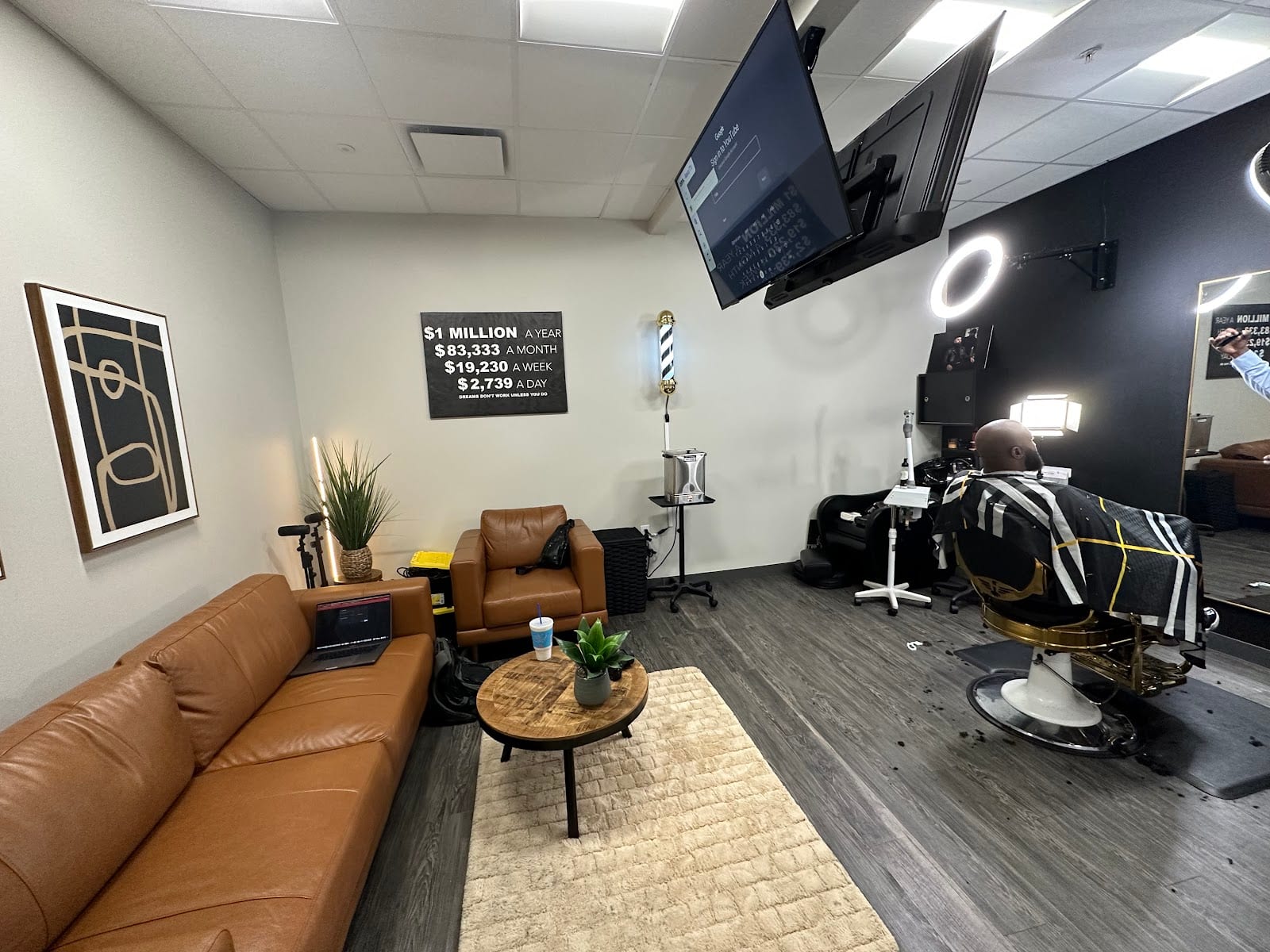 VIP Barber Lounge, LLC