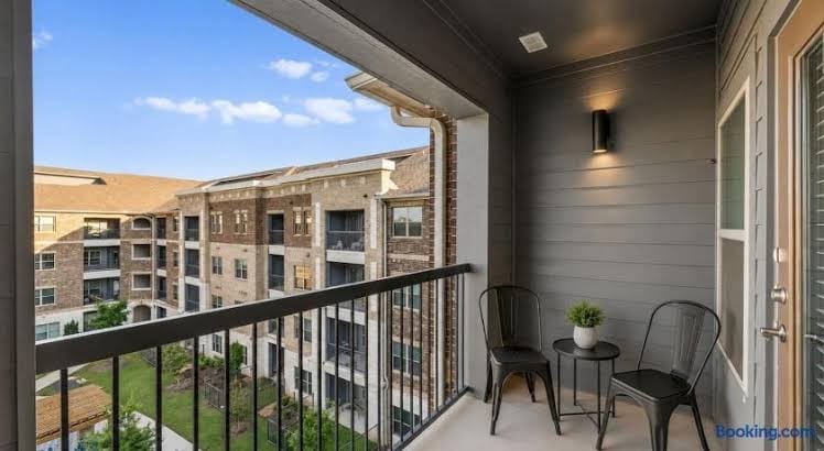 Stylish 1br Frisco Stay Pool, Gym, Fast Wi-Fi, photo 3