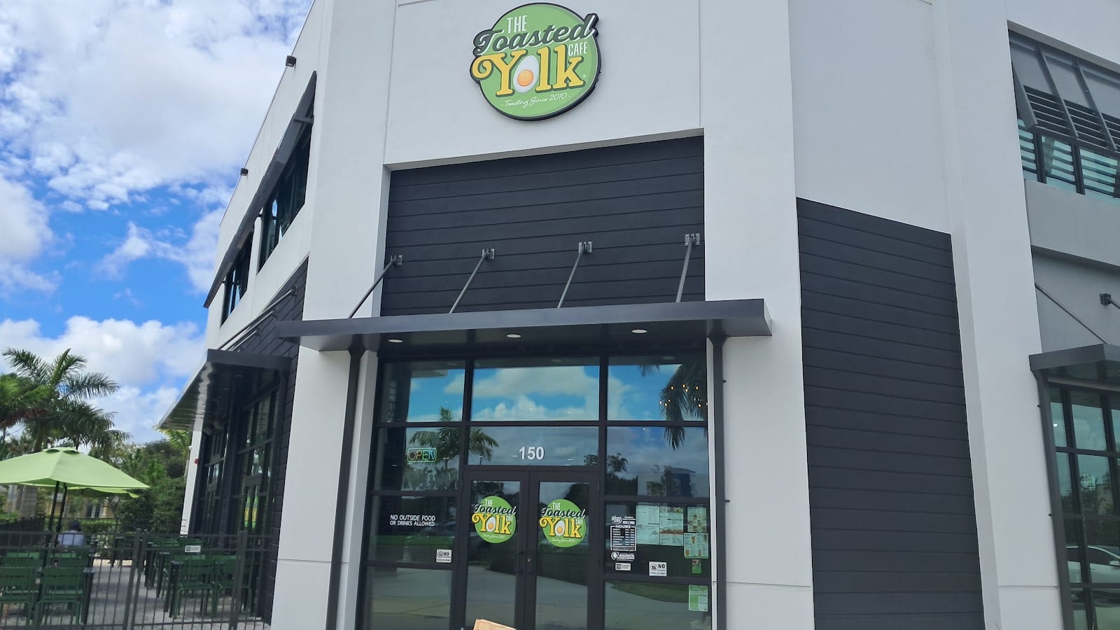 The Toasted Yolk Cafe, photo 2