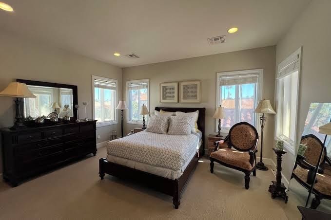 Spacious 5-bedroom house in charming guard gated golf course community!, photo 3