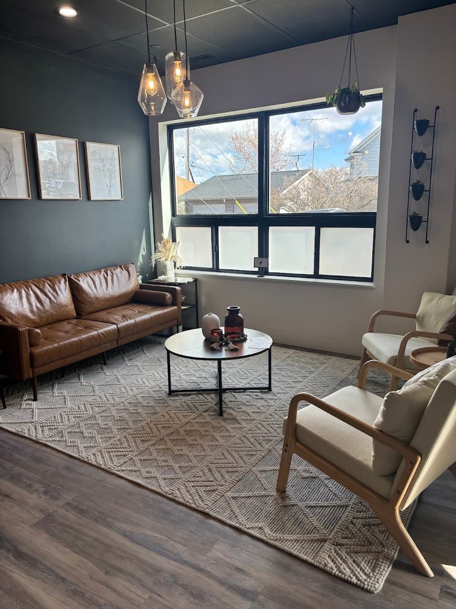 SKIN + TONIC Beauty Suites, photo 4