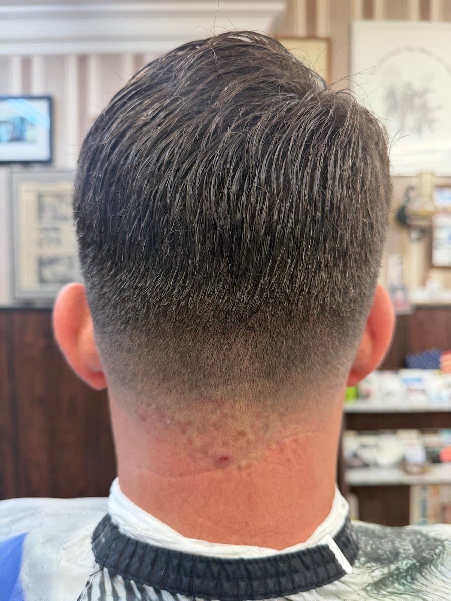 Louie's Barber Shop, photo 3