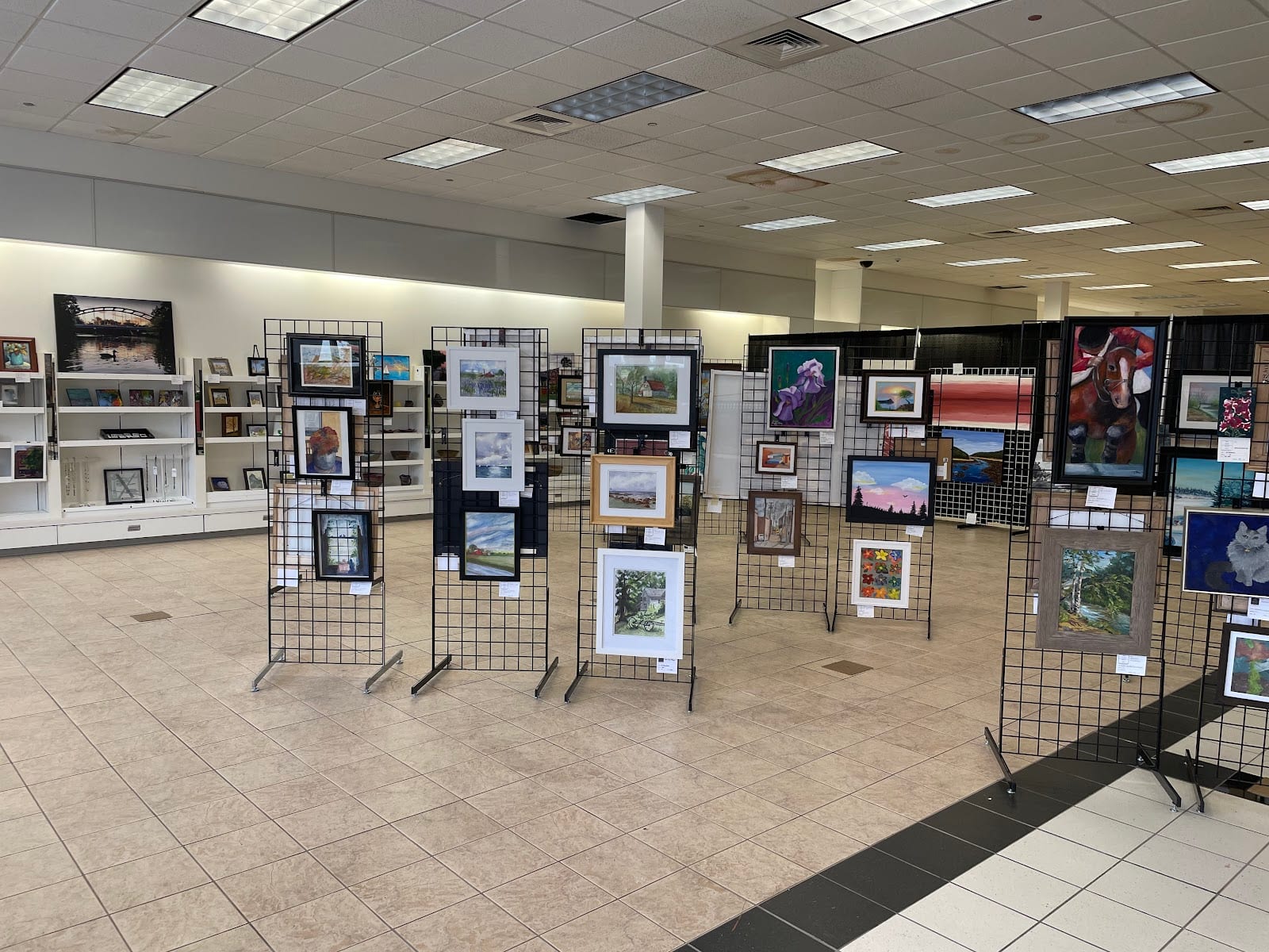 Fort Wayne Artist Guild, Virginia Stoner Huguenard Art Gallery, photo 2