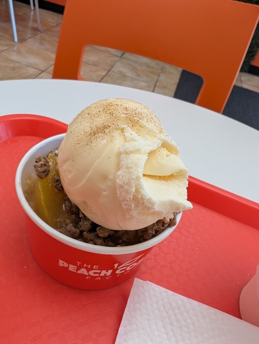 The Peach Cobbler Factory, photo 4