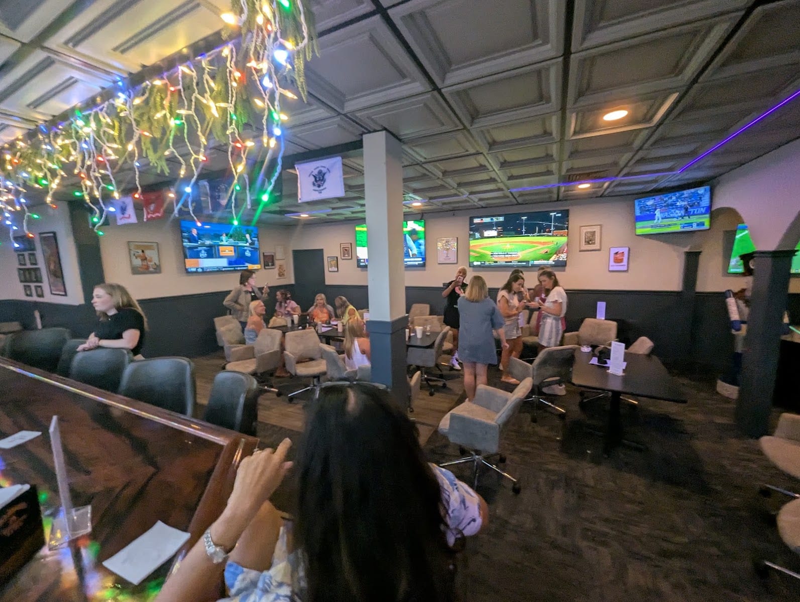 Office West Tavern, photo 2