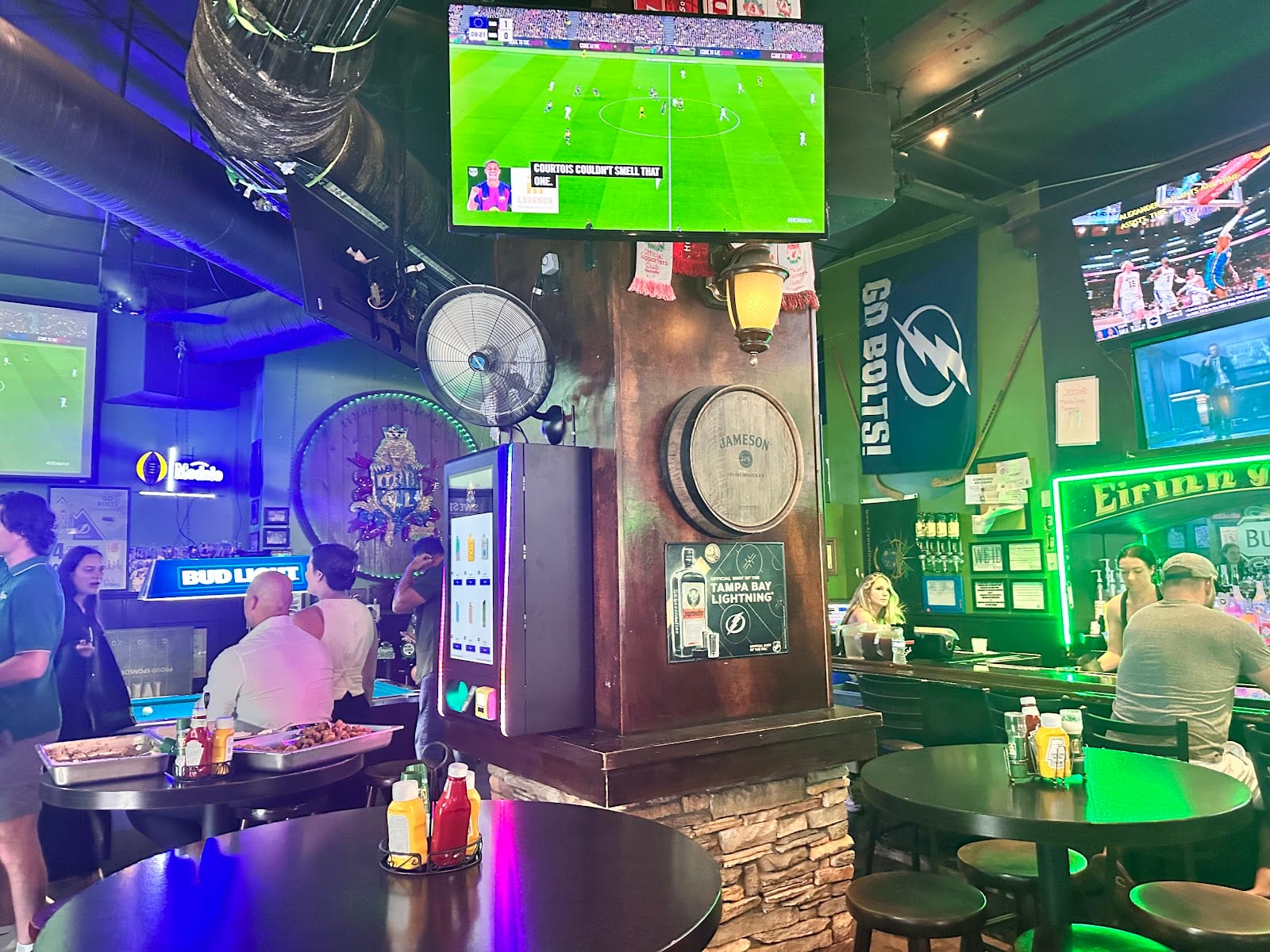 Maloney's Local Irish Pub Downtown, photo 4