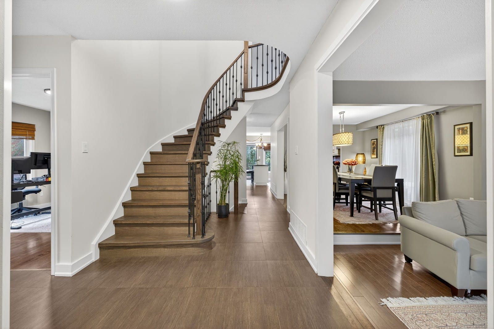Jay Zabihi, Richmond Hill Realtor & Property Manager – RE/MAX Hallmark Realty Agent, photo 4