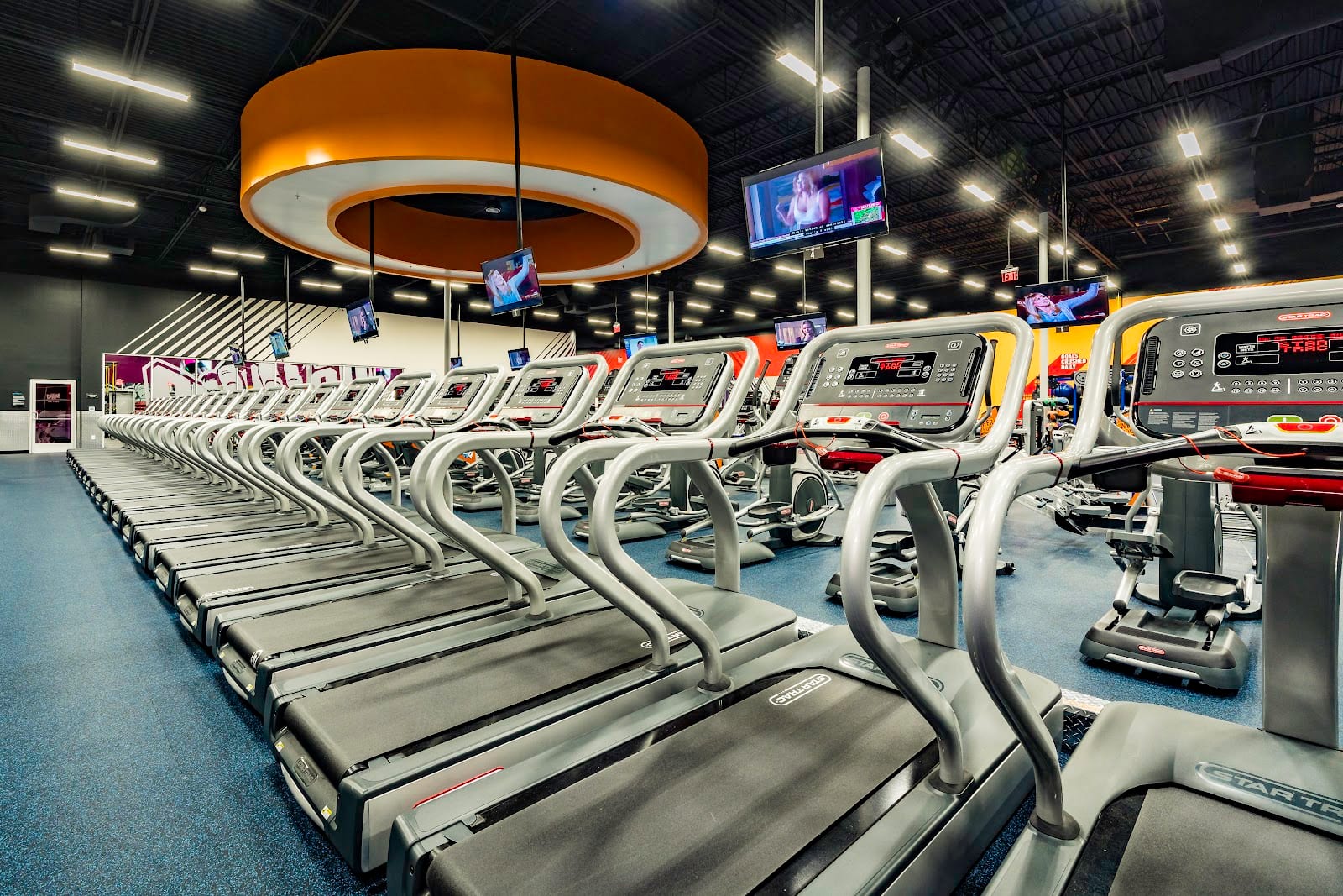 Crunch Fitness - Round Rock, photo 2