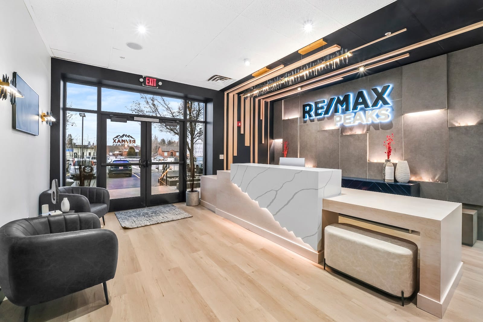 RE/MAX Peaks, photo 4
