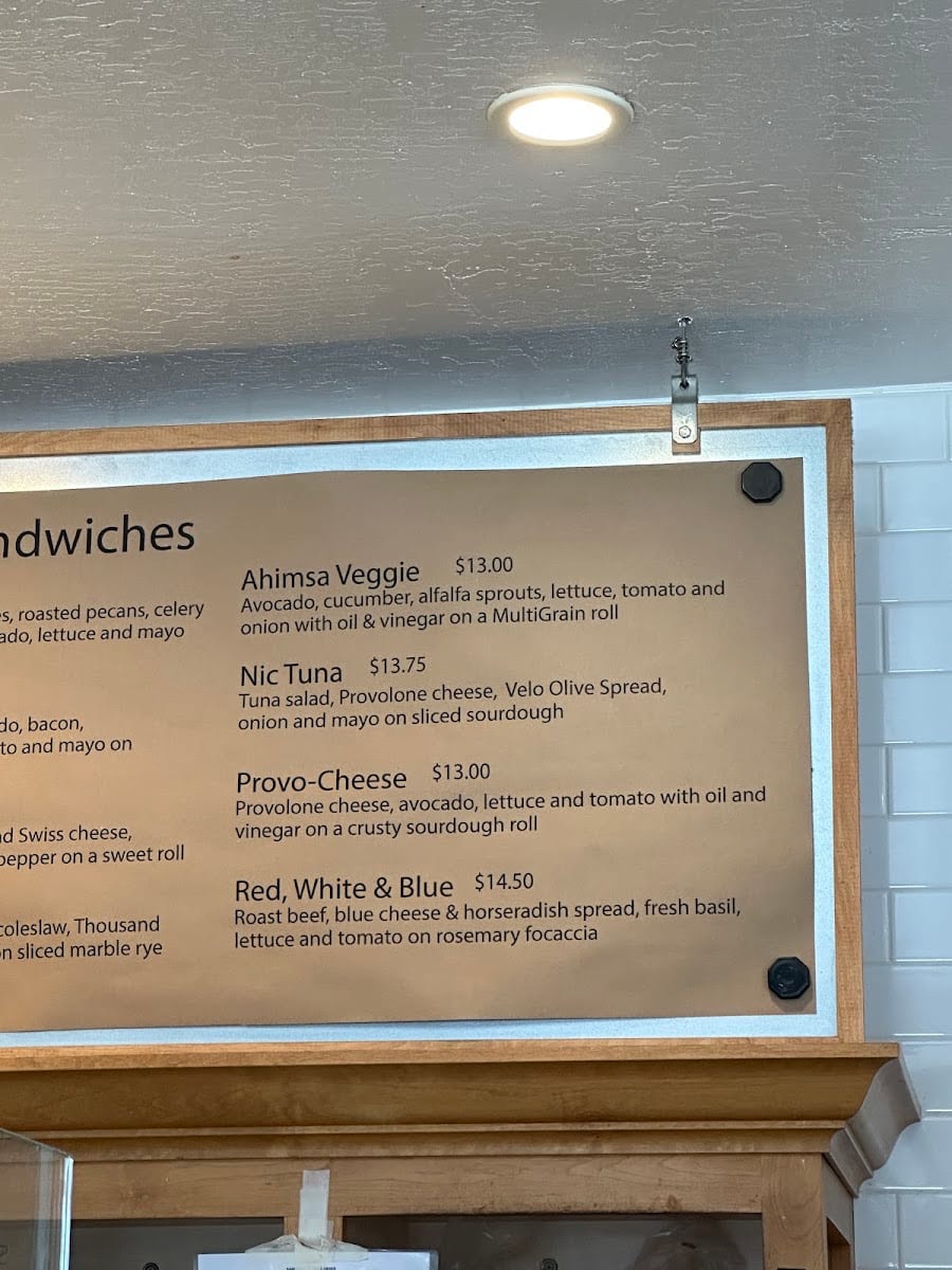 Velo Deli & Pizzeria, photo 3