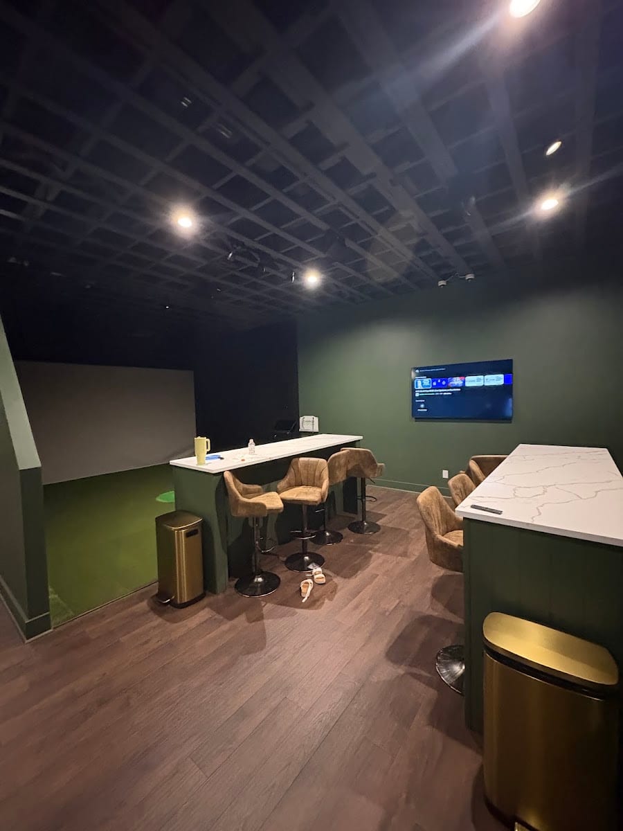 Birdie Social | Indoor Golf Simulator in Panama City, FL