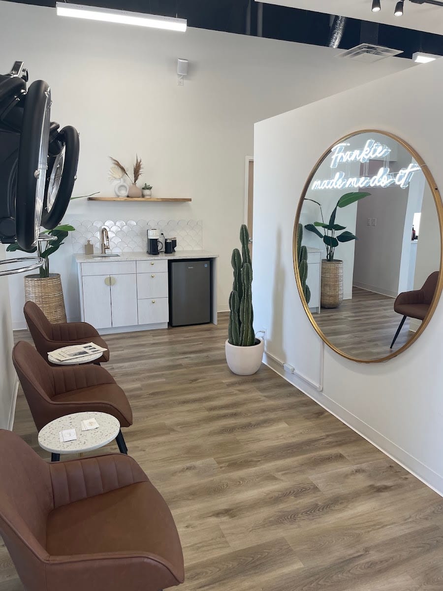 FRANKIE SALON, photo 4