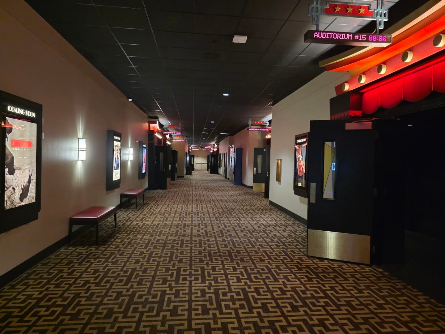 AMC Arapahoe Crossing 16, photo 4