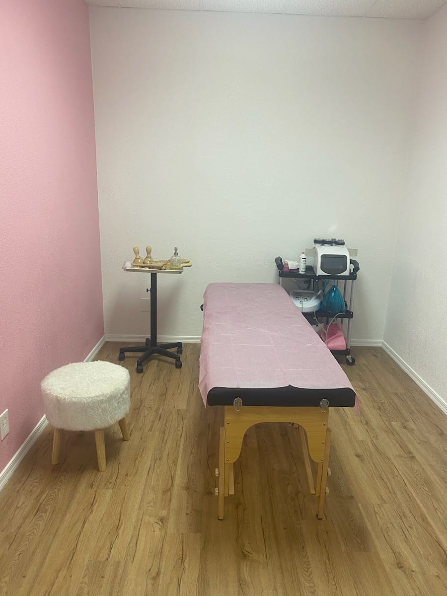 Hourglass Body and Beauty Bar, photo 2