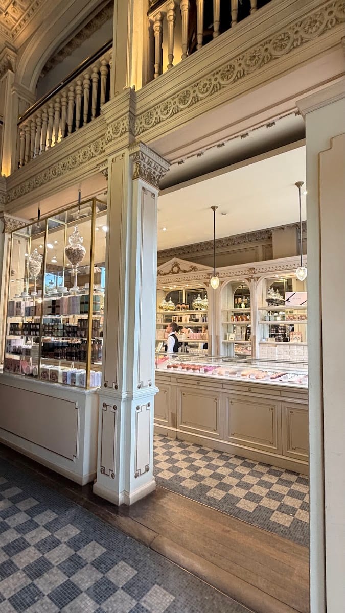 Angelique Café