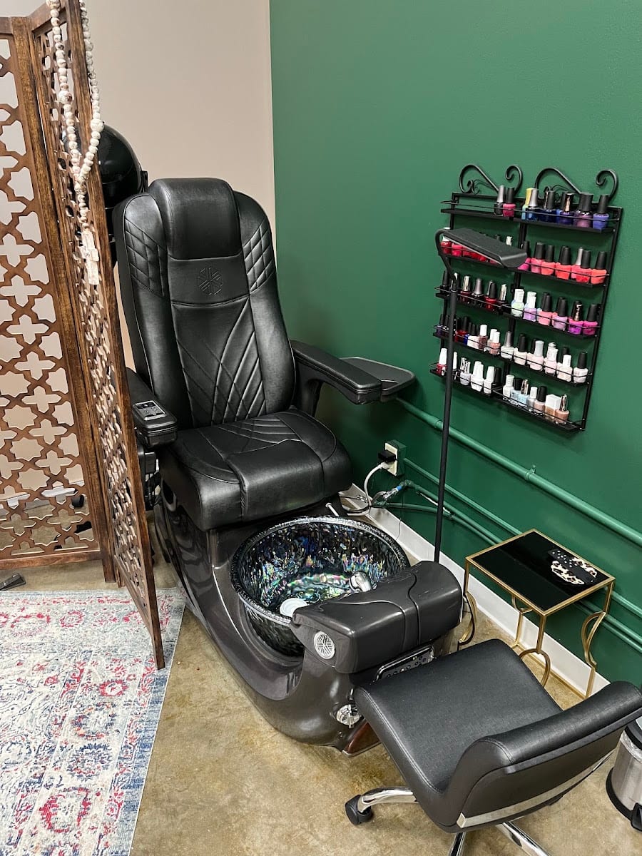 Salon 329 LLC, photo 2