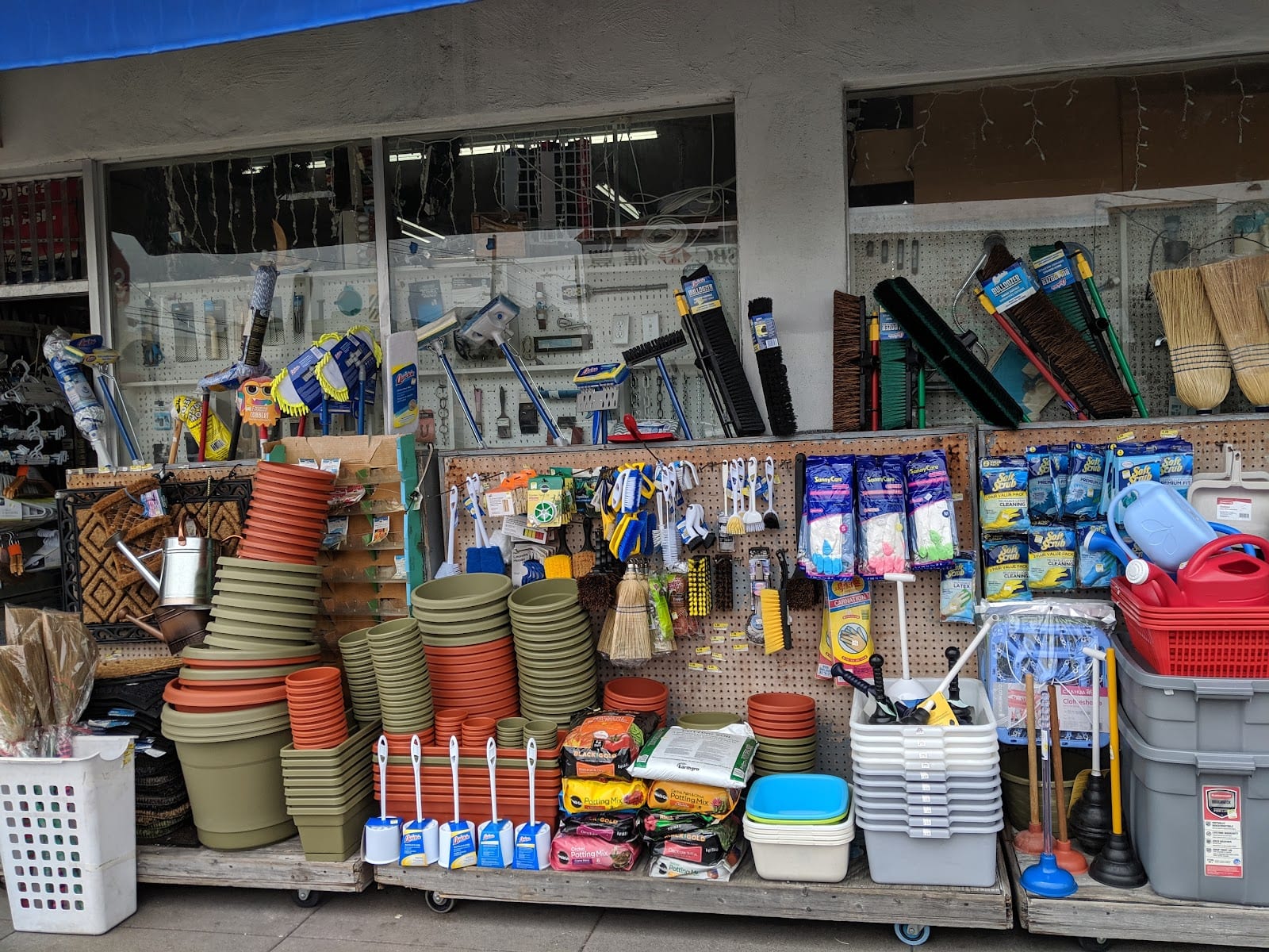 Win Long True Value Hardware & Supply