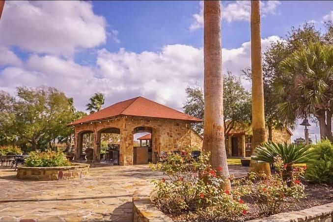 La Bahia Retreat - A Private Country Estate with 3 Houses, Swimming Pool & Pond, photo 3