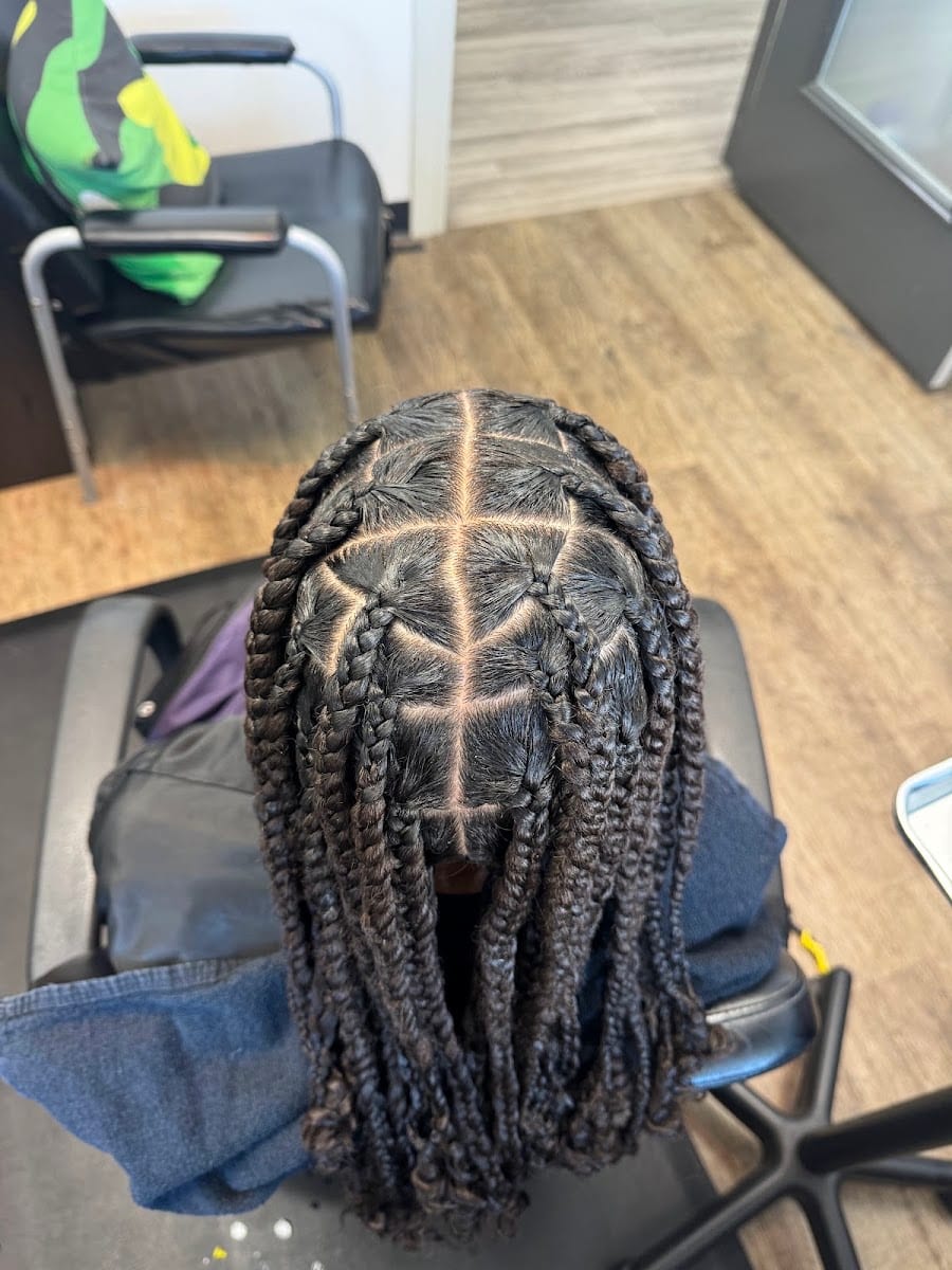 Aligned Ashanti Beauty Salon, photo 3