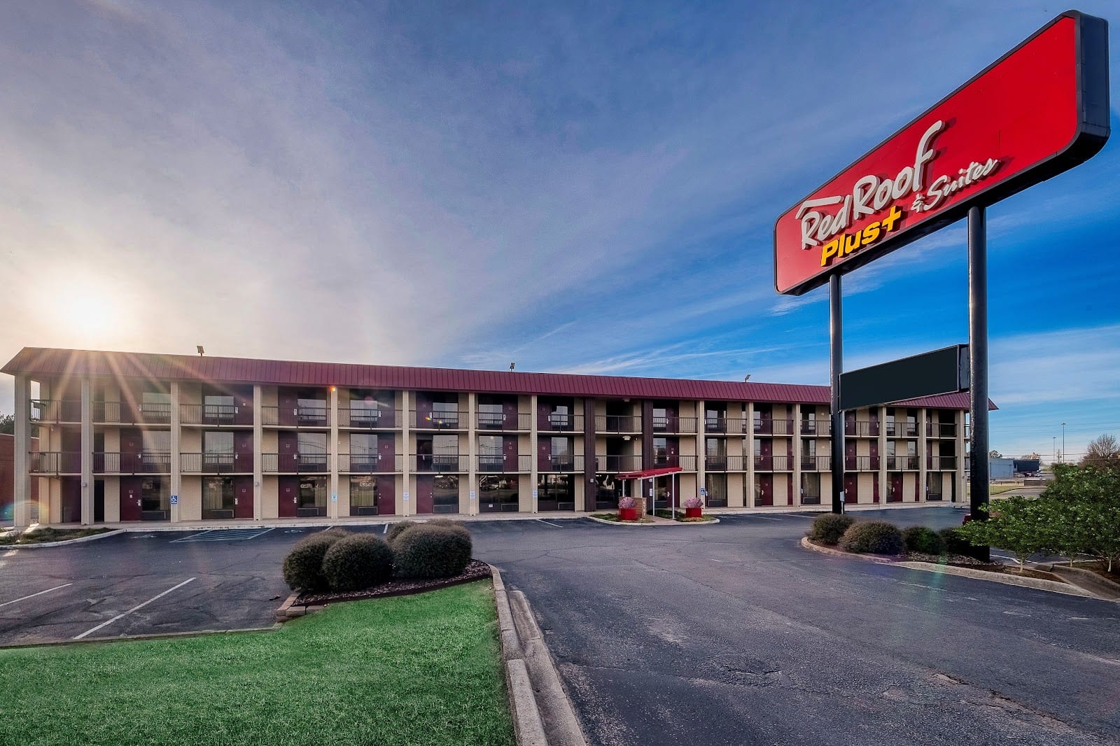 Madison Inn & Suites