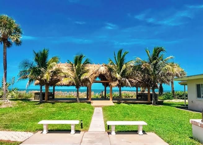 Casey Key Resort ® | Bungalows Beach to Bay