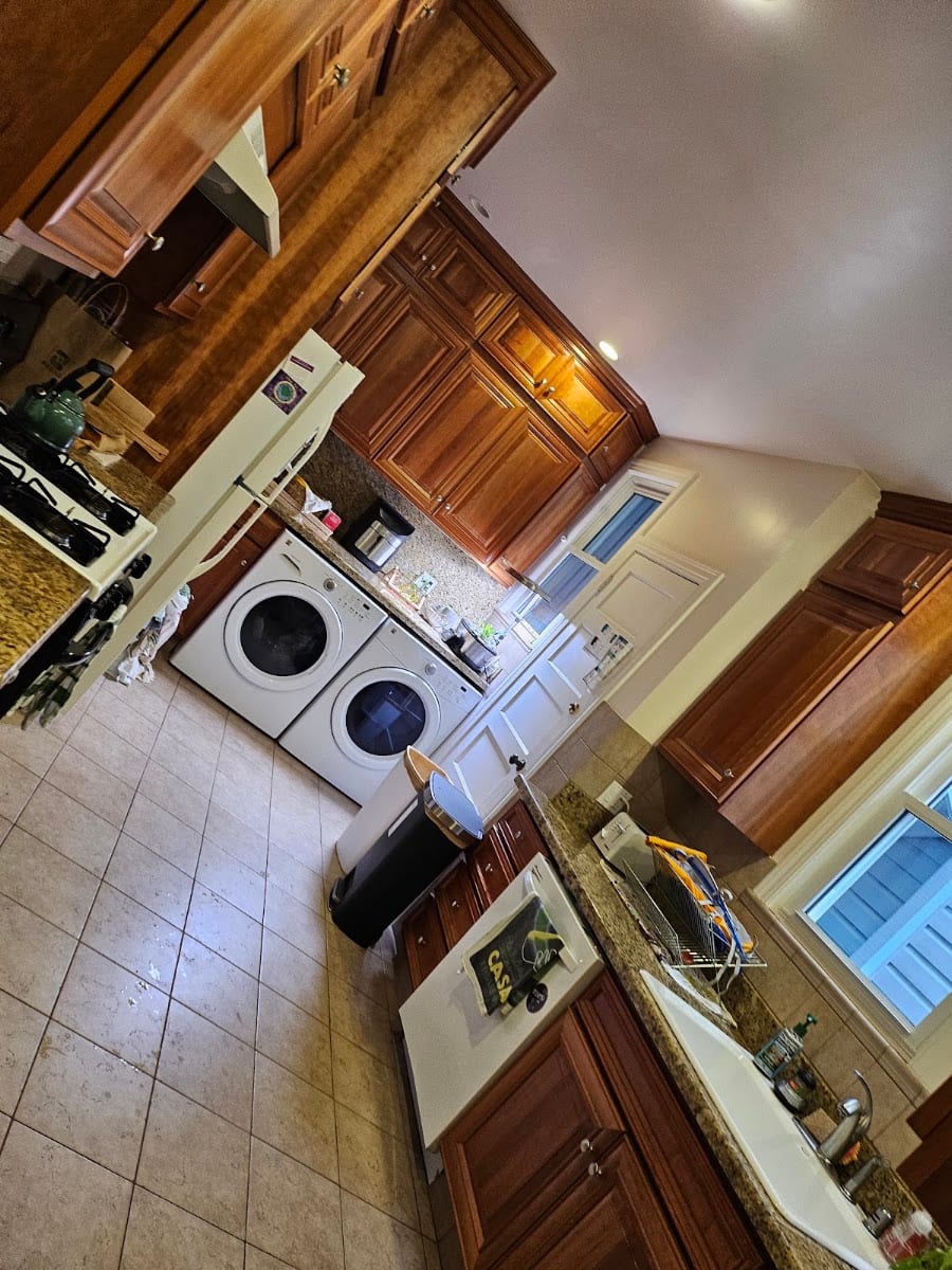 Ana Maria Housecleaning, photo 2