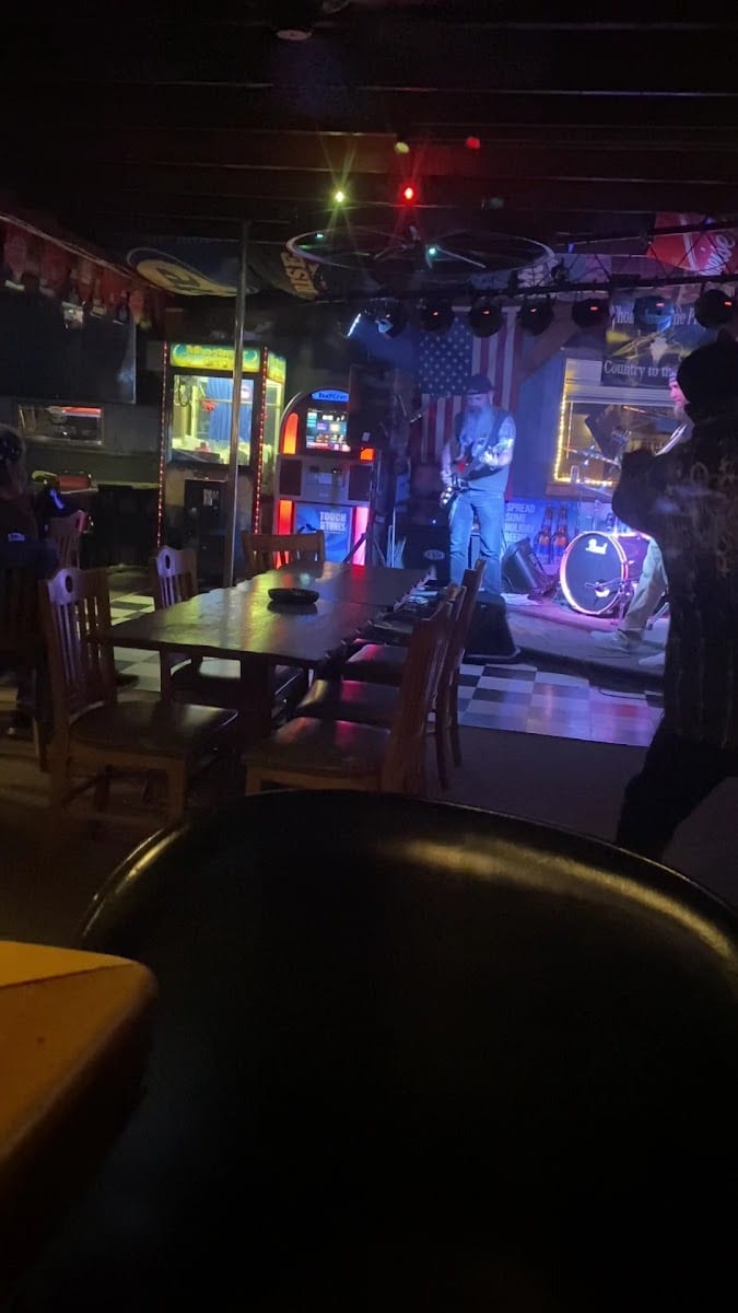 D T's R Bar, photo 2