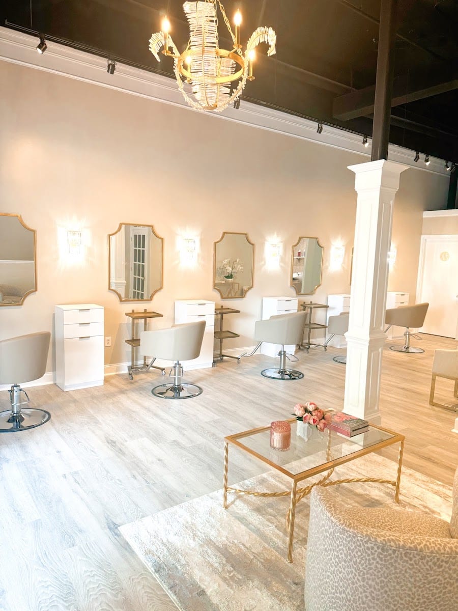 Golden Salon and Beauty, photo 2