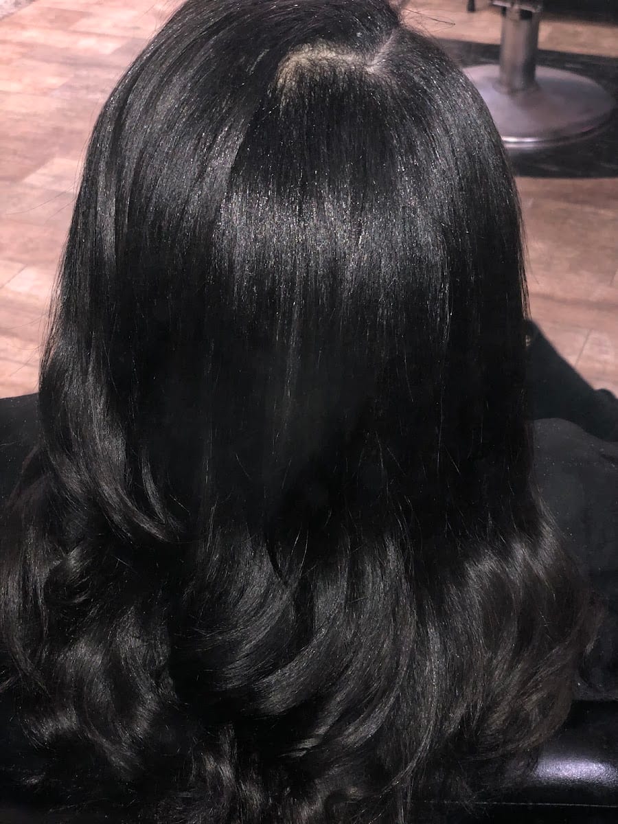 The Salon, photo 3