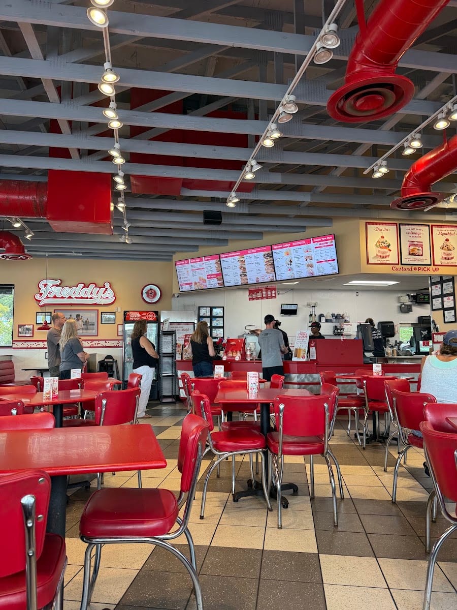 Freddy's Frozen Custard & Steakburgers, photo 4