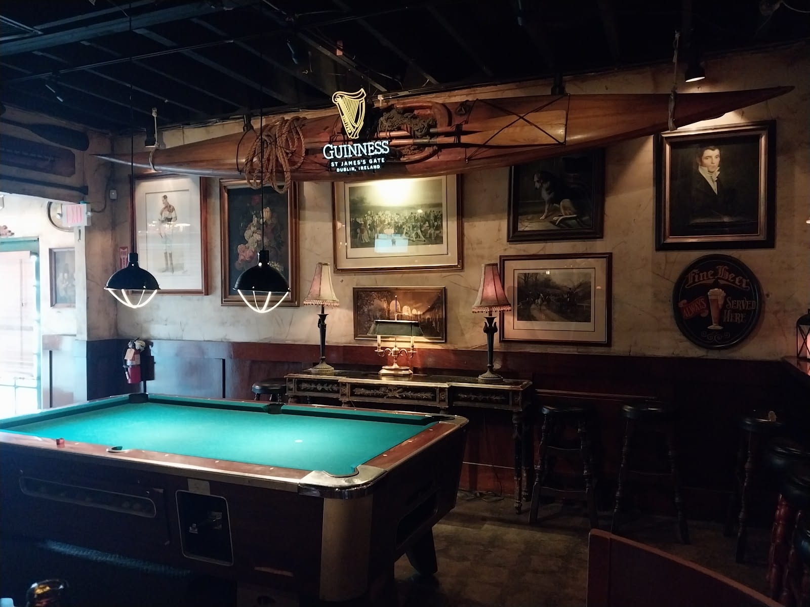 The Green Girl Saloon, photo 4