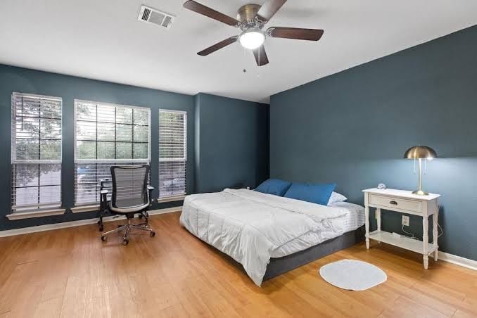 5BR Retreat: Arcade, Cowboy Pool Volleyball Oasis in Huge Backyard
